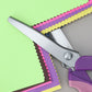 ✂️ 50 % DE RÉDUCTION ! 🧵 Ciseaux Multifonctions en Zigzag – Lames Dentelées Anti-Effilochage, Ressort Confortable – Coupez Tissu, Papier & Cuir 🌸